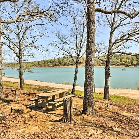 Charming Home With Porch Walk To Greers Ferry Lake! Fairfield Bay Luaran gambar