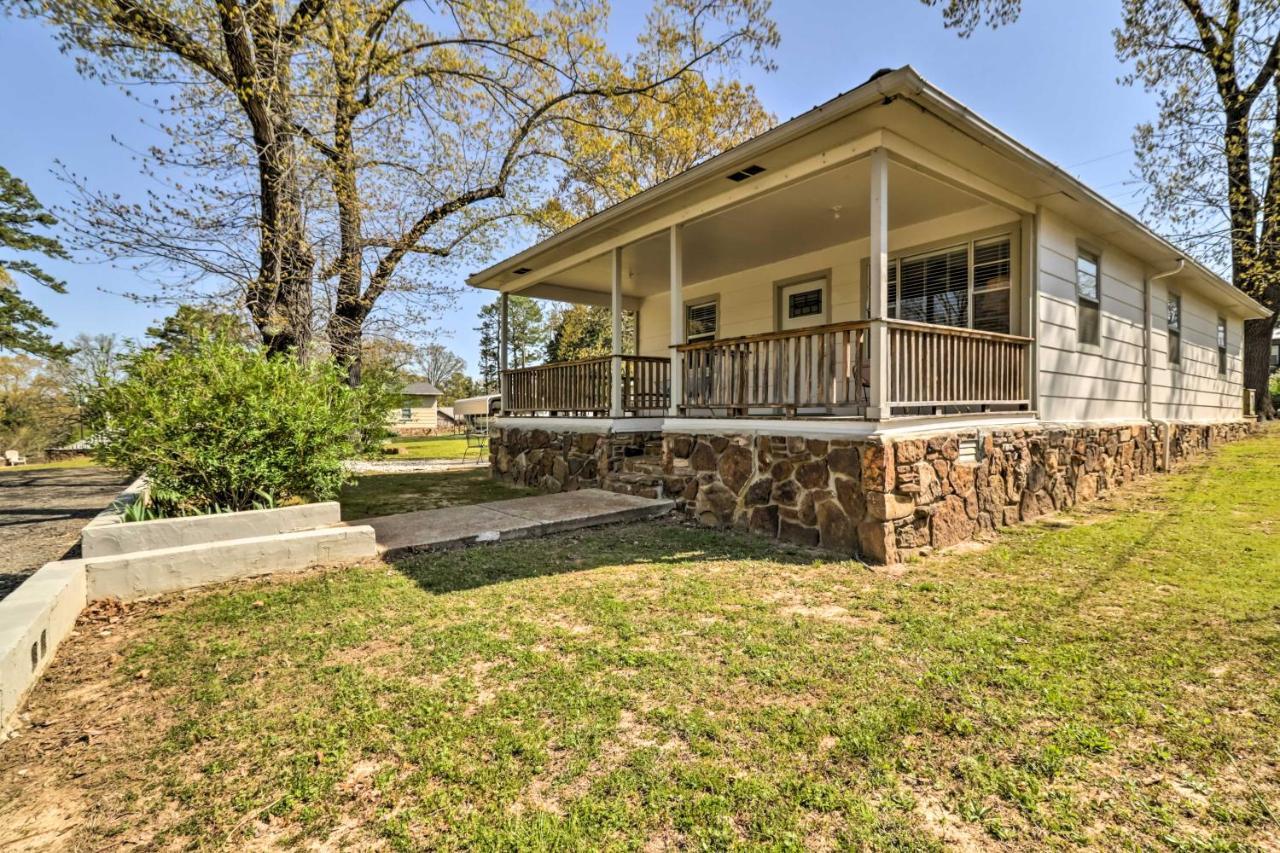 Charming Home With Porch Walk To Greers Ferry Lake! Fairfield Bay Luaran gambar