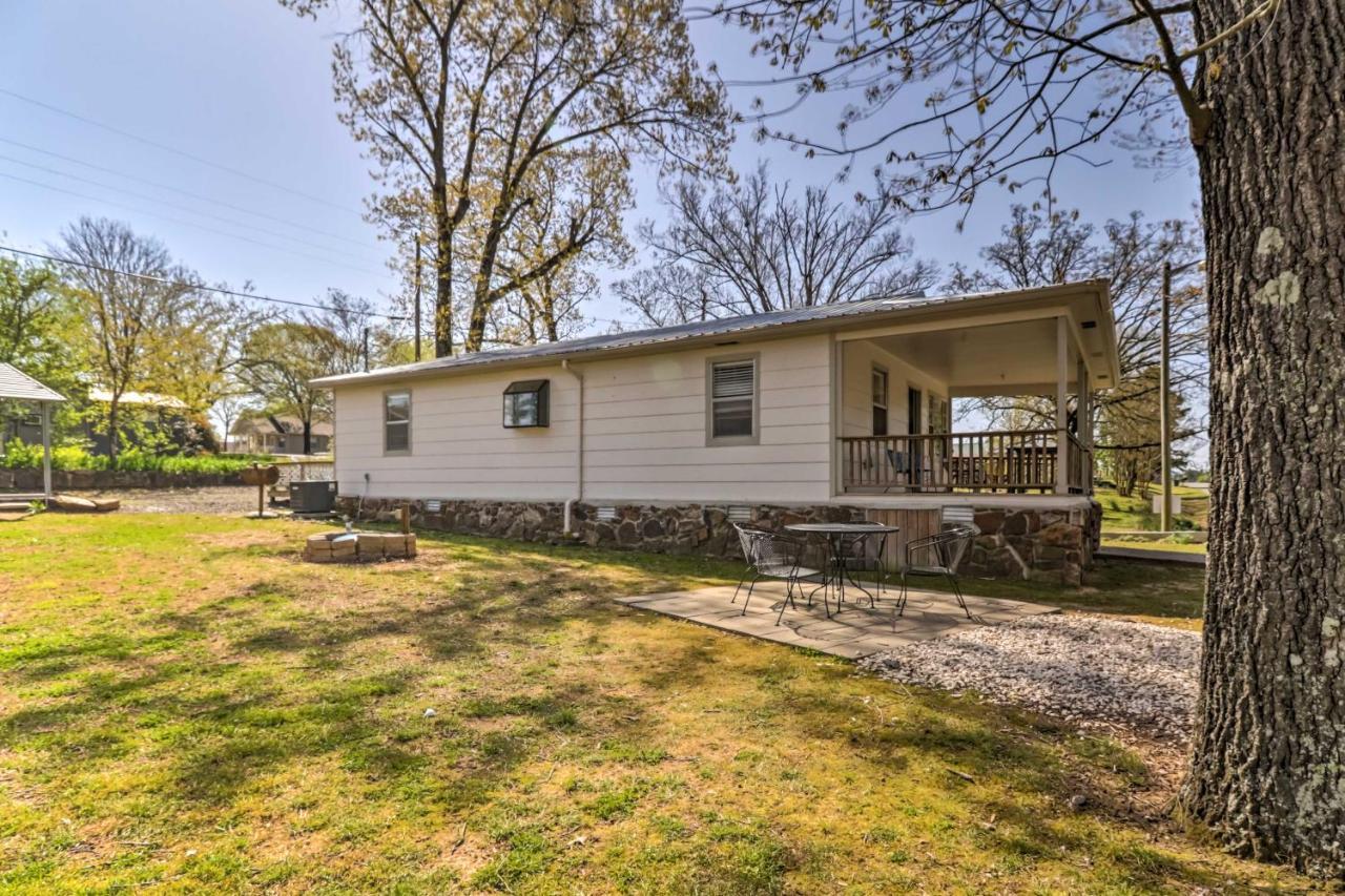 Charming Home With Porch Walk To Greers Ferry Lake! Fairfield Bay Luaran gambar