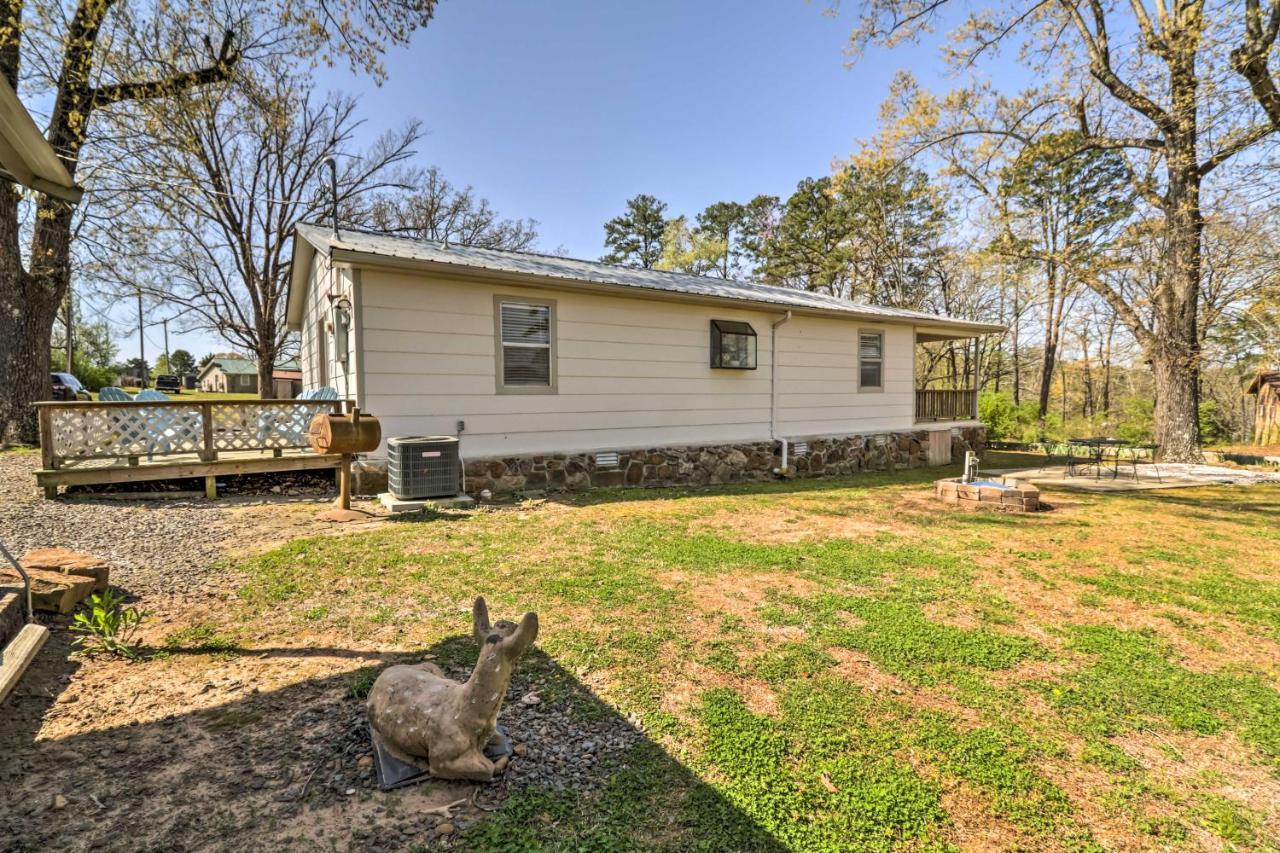 Charming Home With Porch Walk To Greers Ferry Lake! Fairfield Bay Luaran gambar